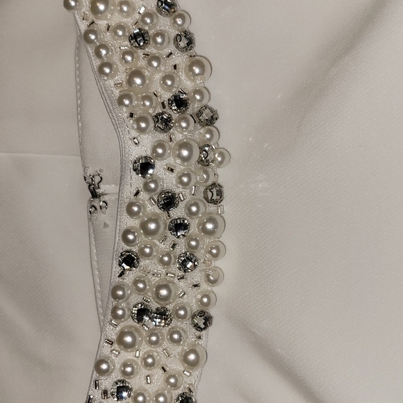 Adrianna Pappell Pearl Crepe Halter Gown - Picture 8 of 16